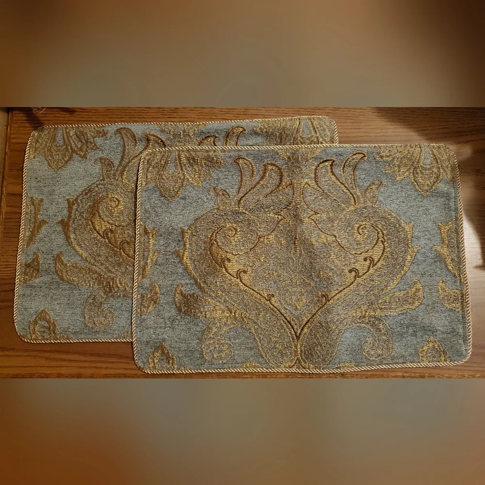 Loom And Mill Luxury Placemats Set Of 2 Classic Blue & Gold Damask Jacquard Mats